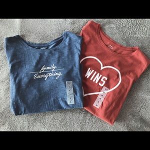 ✨BUNDLE✨ 2 OLD NAVY Tees